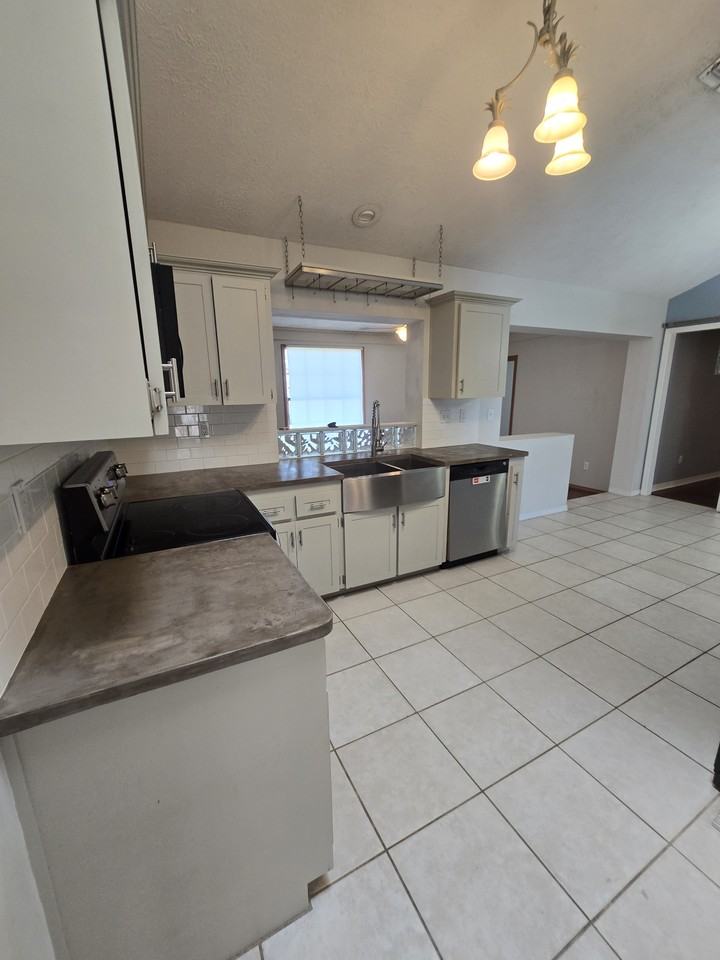 13309 Woodward Dr - Photo 7 of 30