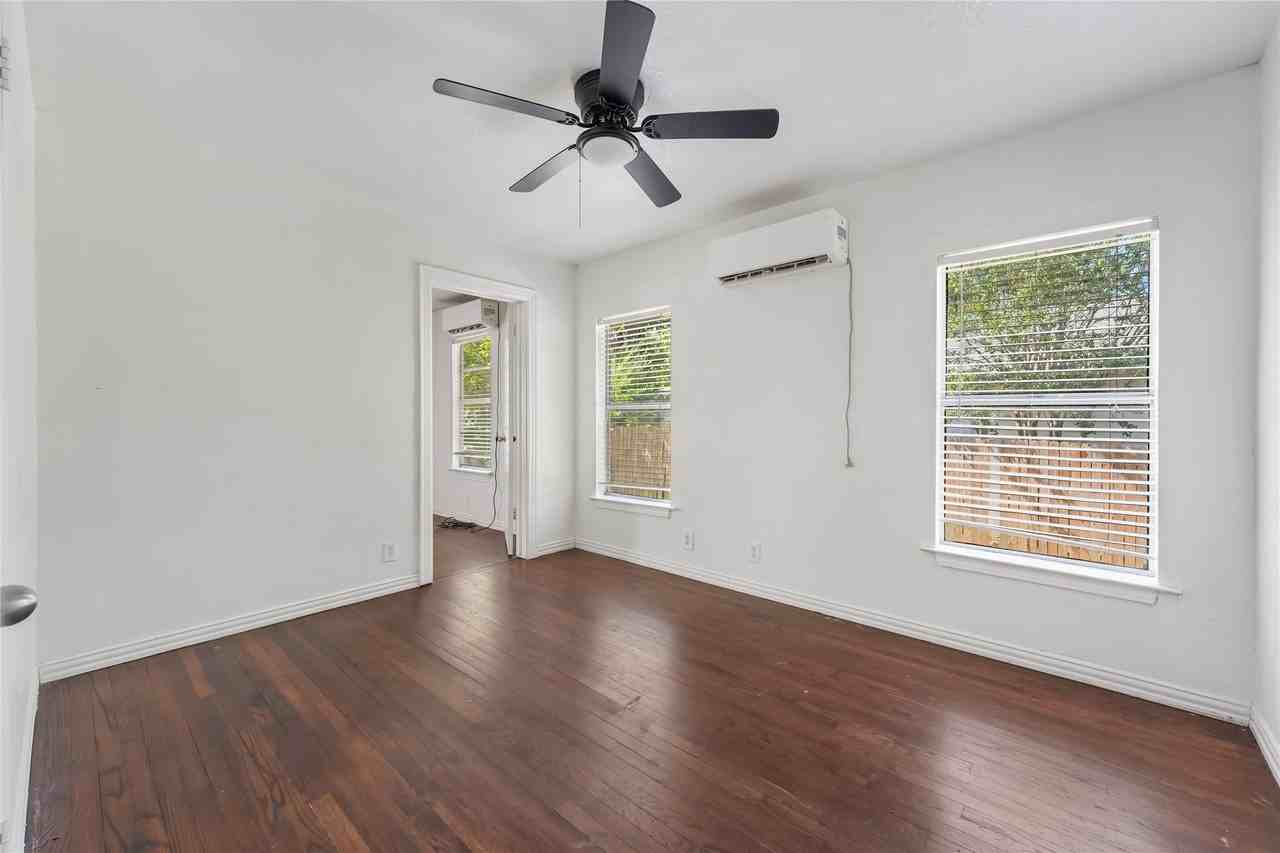 2404 Colony Ct - Photo 3 of 9