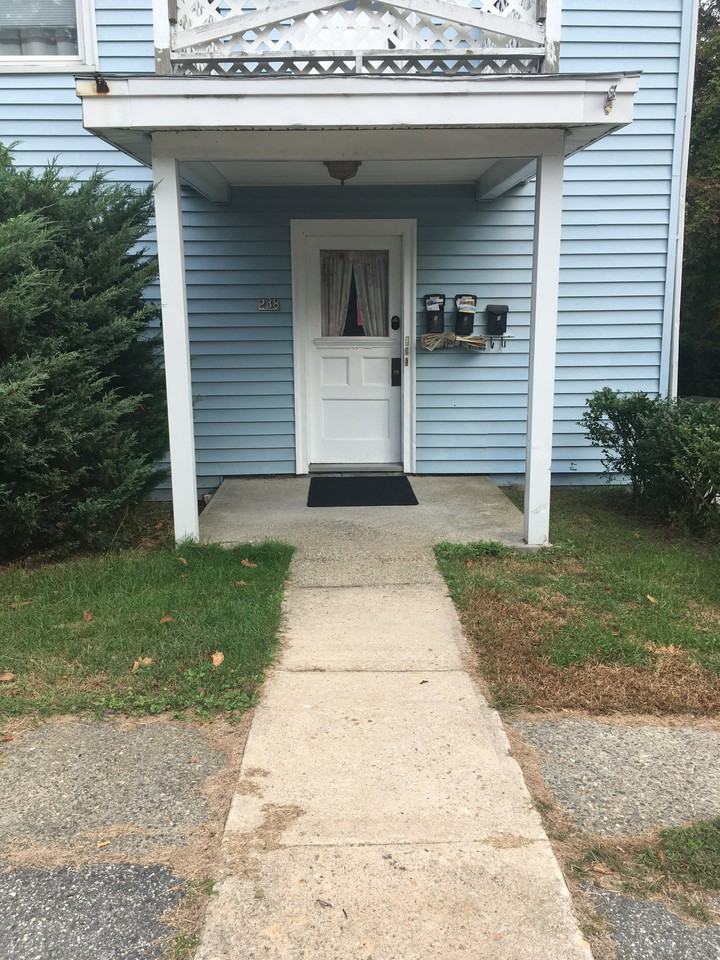 238 Poquonnock Rd #1 - Photo 2 of 22