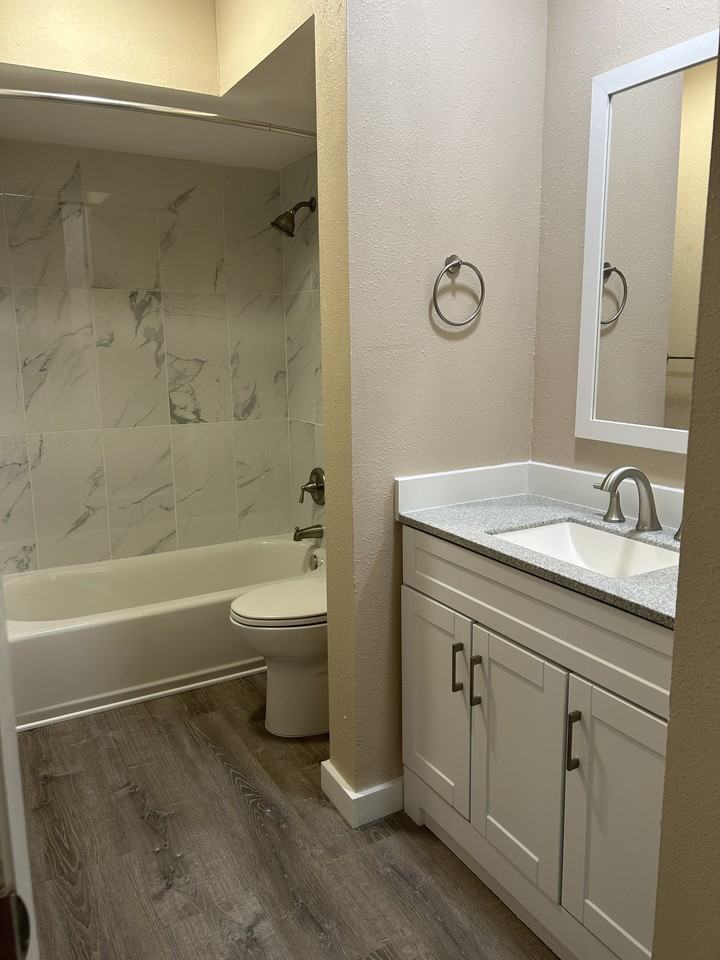 290 Boundary Blvd #D - Photo 6 of 12