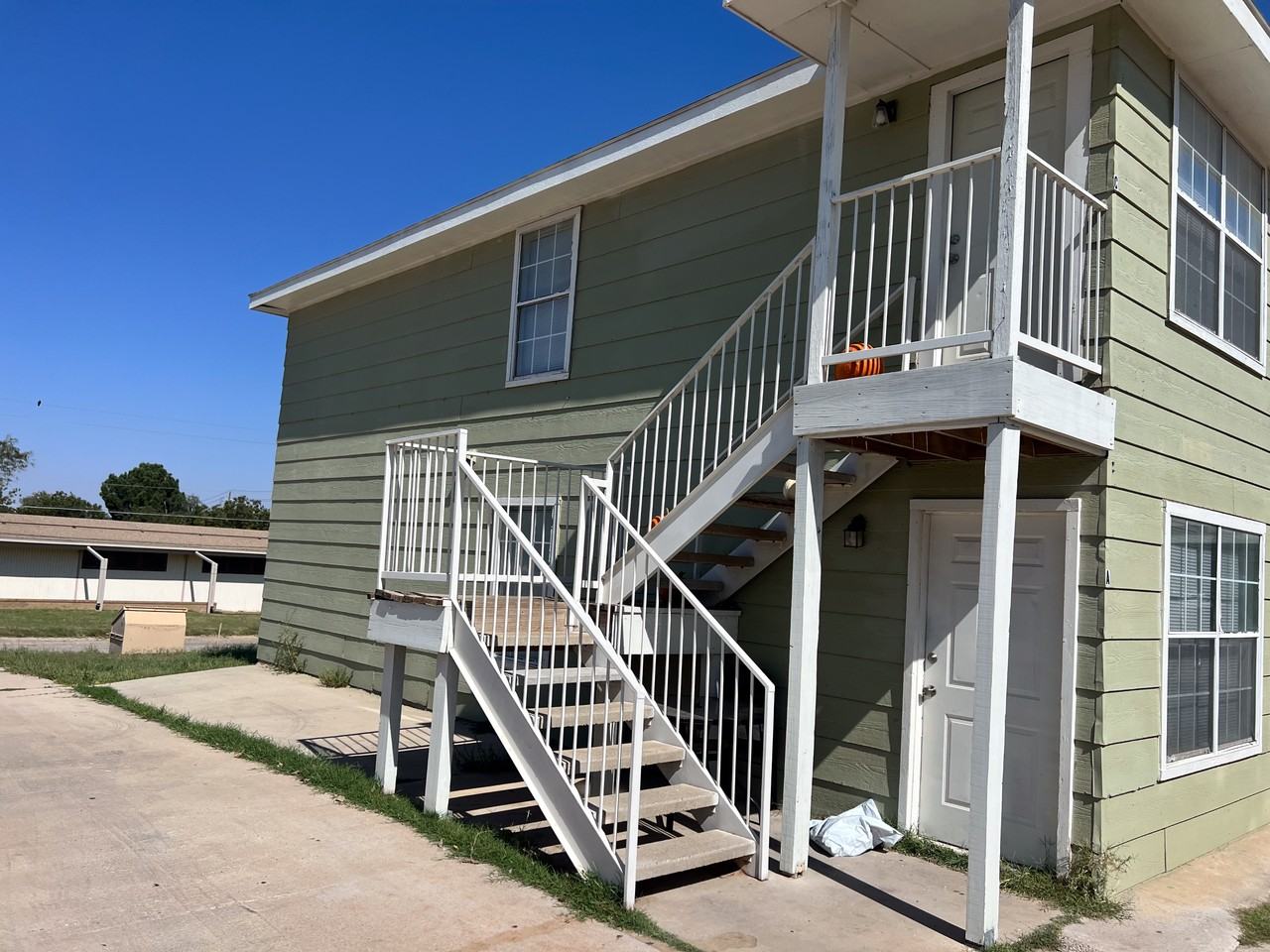 900 Scurry St #D - Photo 3 of 12
