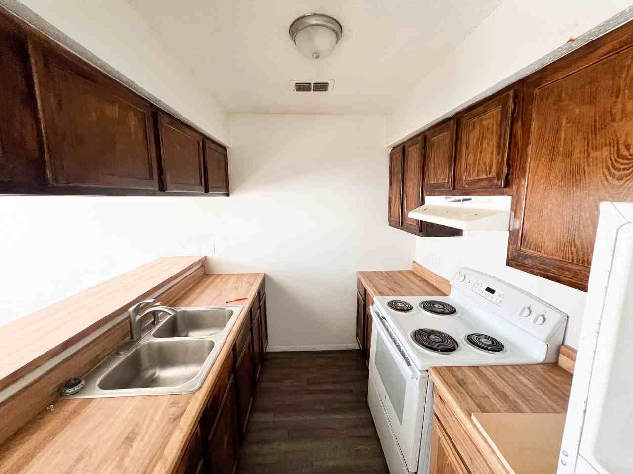 900 Scurry St #D - Photo 4 of 12