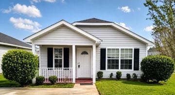 featured image of 16218 Zenith Dr