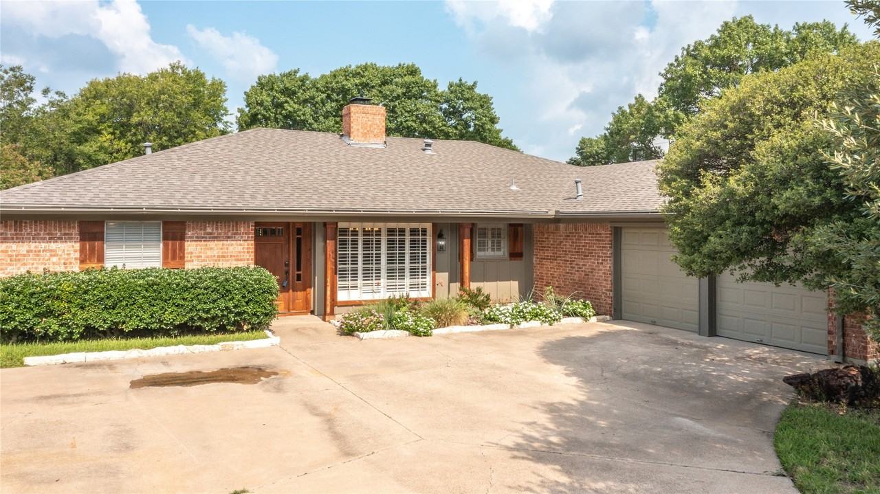 8921 Crosswind Dr - Photo 4 of 30