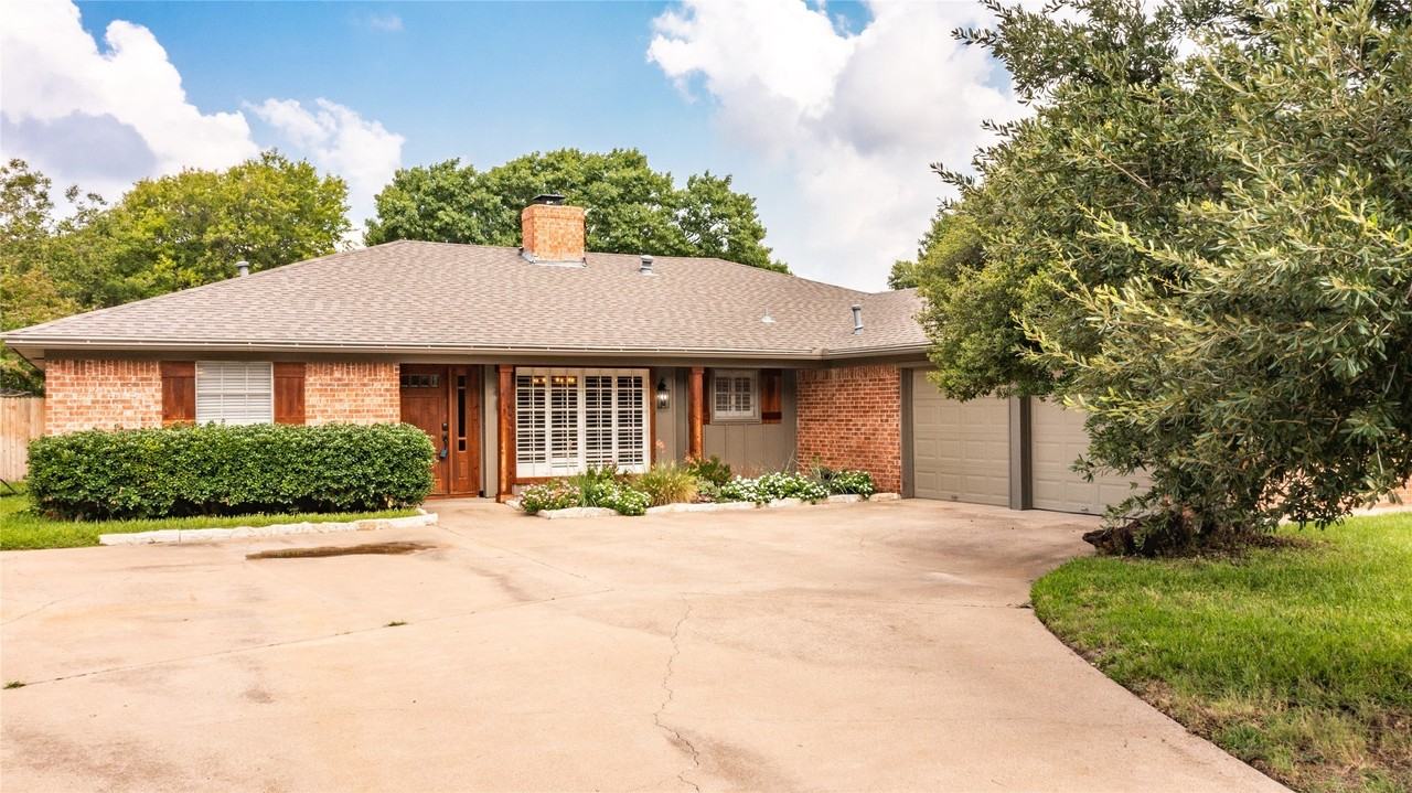 8921 Crosswind Dr - Photo 5 of 30