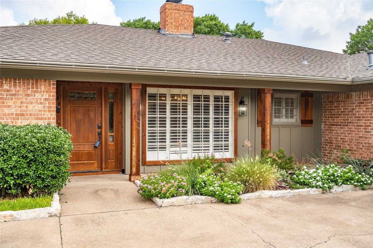 8921 Crosswind Dr - Photo 6 of 30