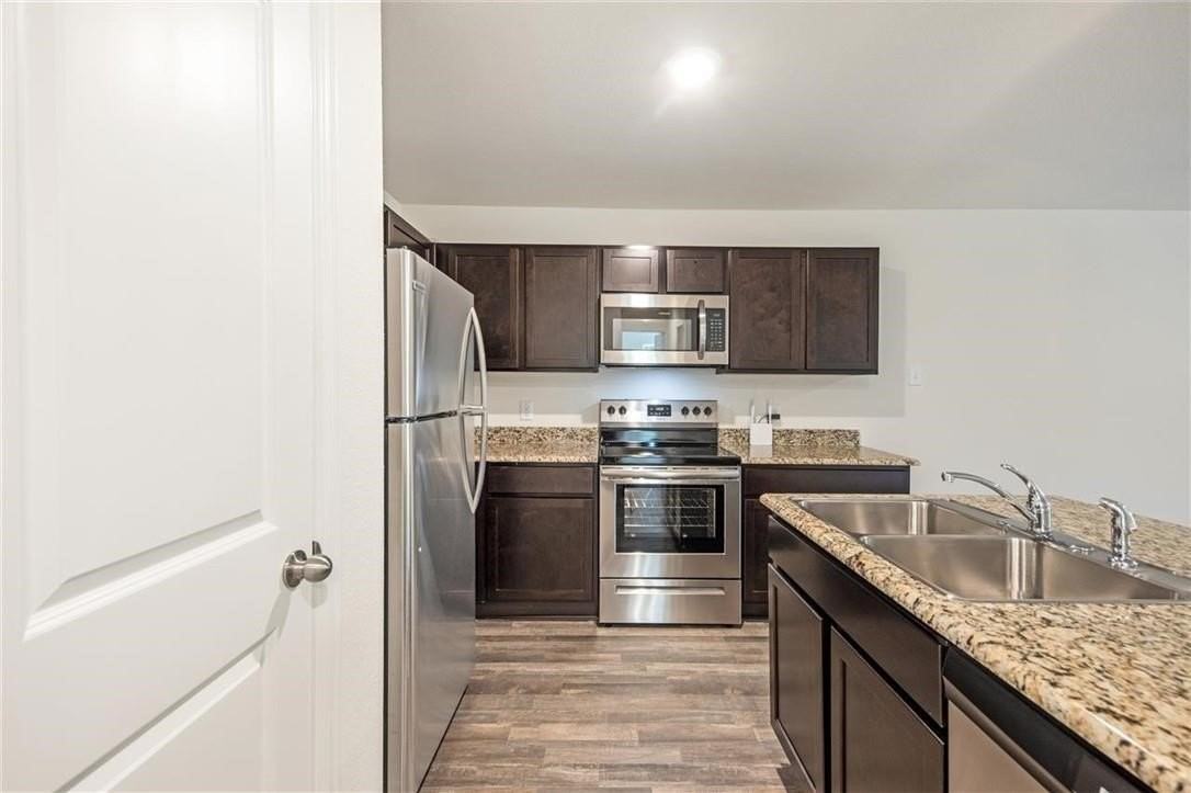 1005 Dawson St - Photo 2 of 21