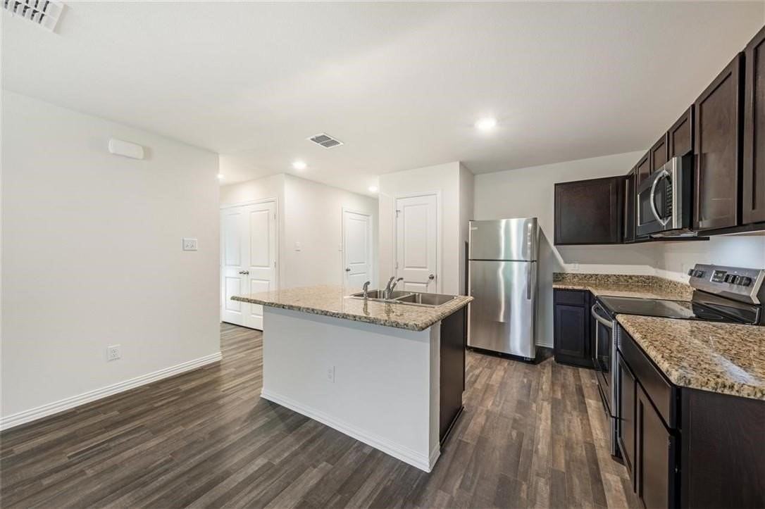 1005 Dawson St - Photo 5 of 21