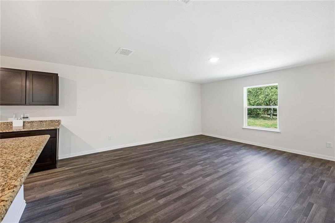 1005 Dawson St - Photo 6 of 21