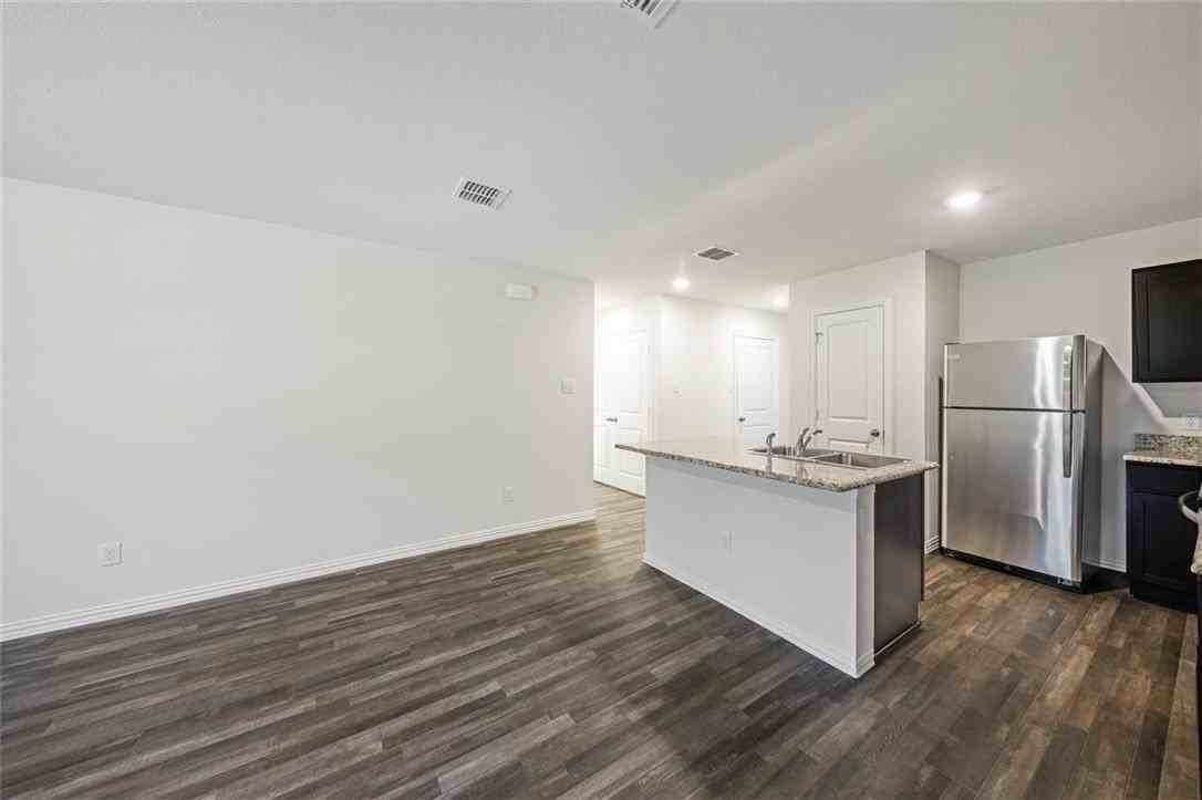 1005 Dawson St - Photo 7 of 21