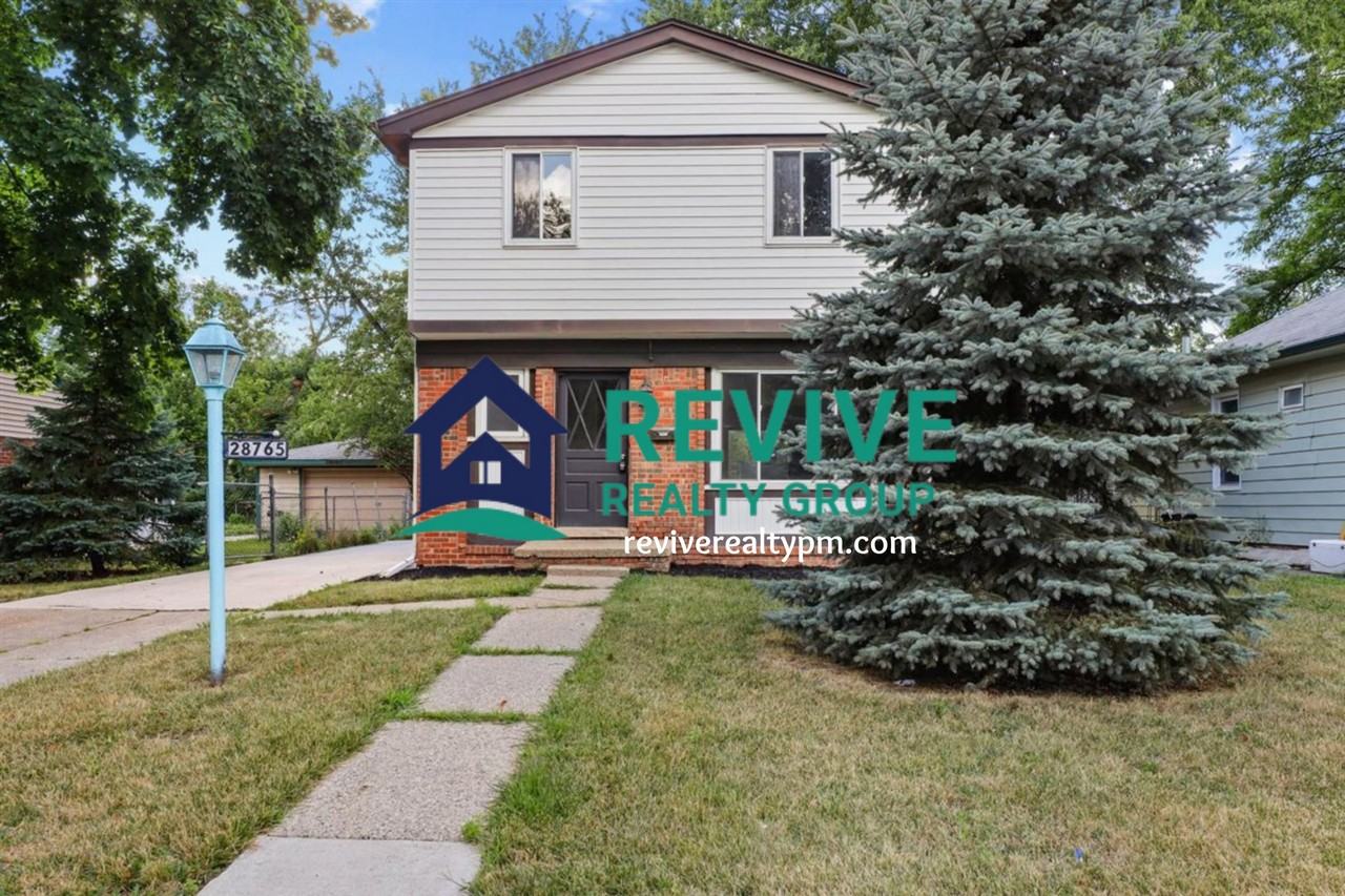 28765 Glasgow St #1 - Photo 2 of 24