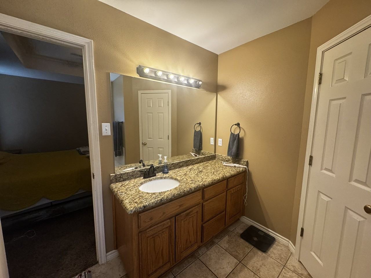 1449 Oakwood Dr - Photo 4 of 15