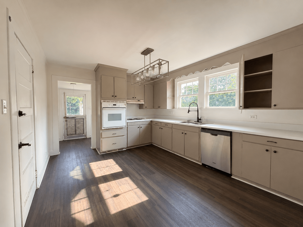 312 W Main St - Photo 3 of 4