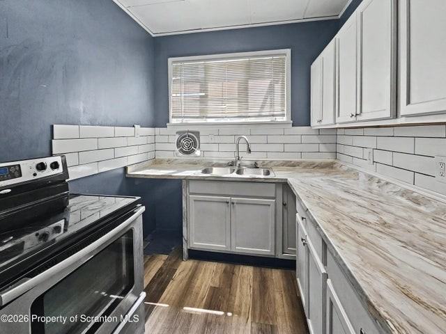 828 Cedar Avenue - 1 st fl #1stFL - Photo 2 of 14