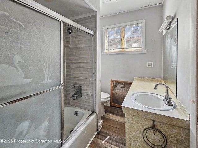 828 Cedar Avenue - 1 st fl #1stFL - Photo 3 of 14