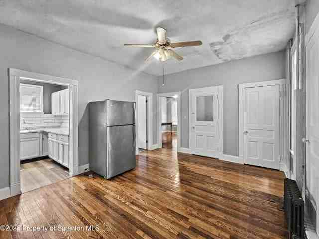 828 Cedar Avenue - 1 st fl #1stFL - Photo 4 of 14
