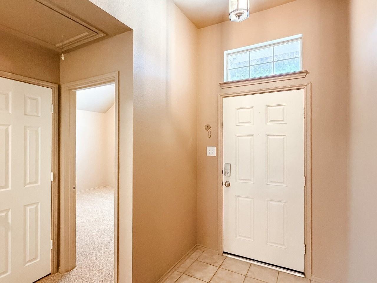 633 Canoe Way - Photo 3 of 24