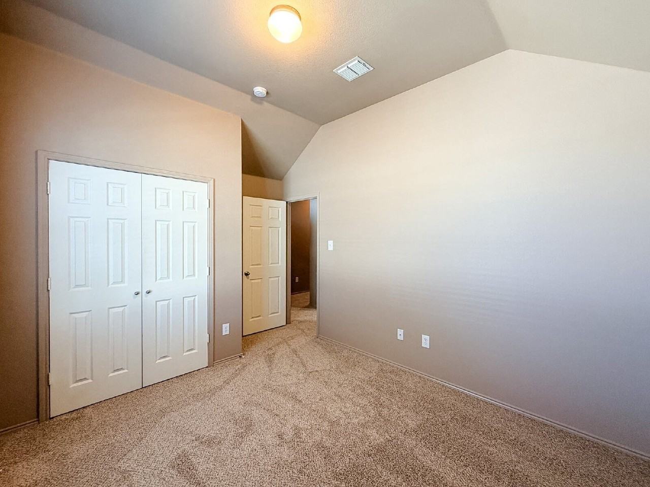 633 Canoe Way - Photo 5 of 24