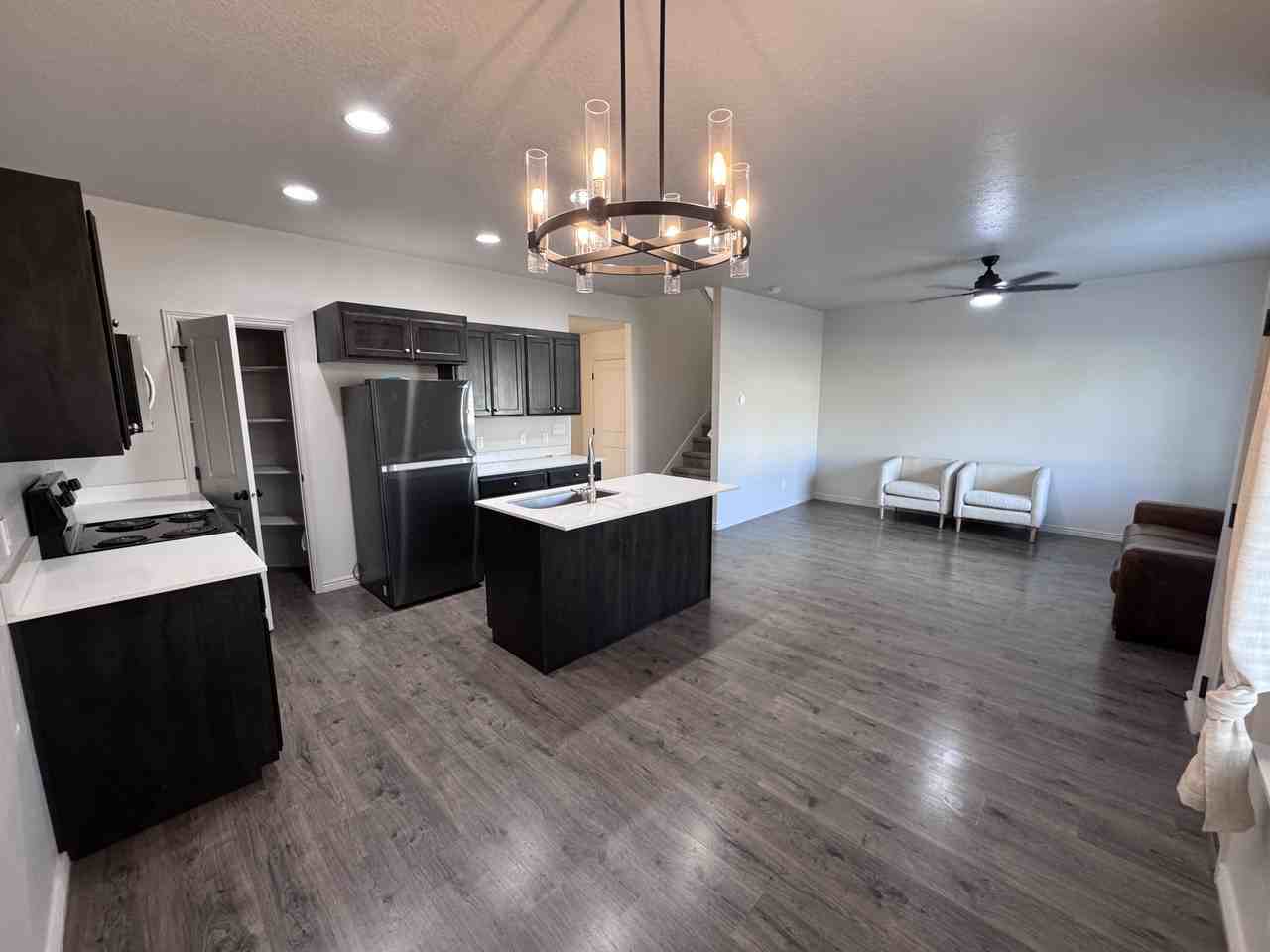 673 Ne - Photo 4 of 50