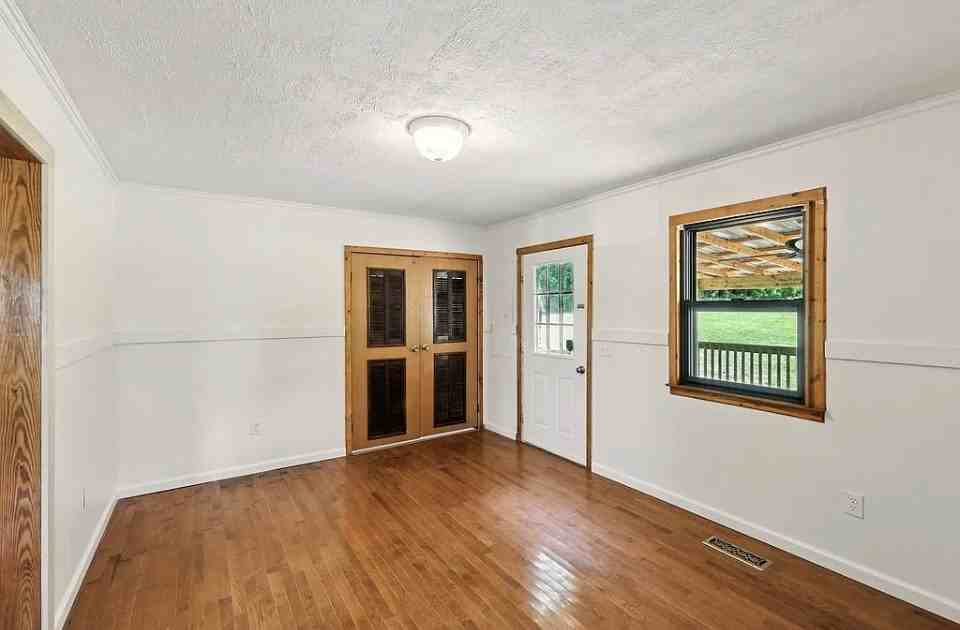 1825 Us #231 - Photo 5 of 15