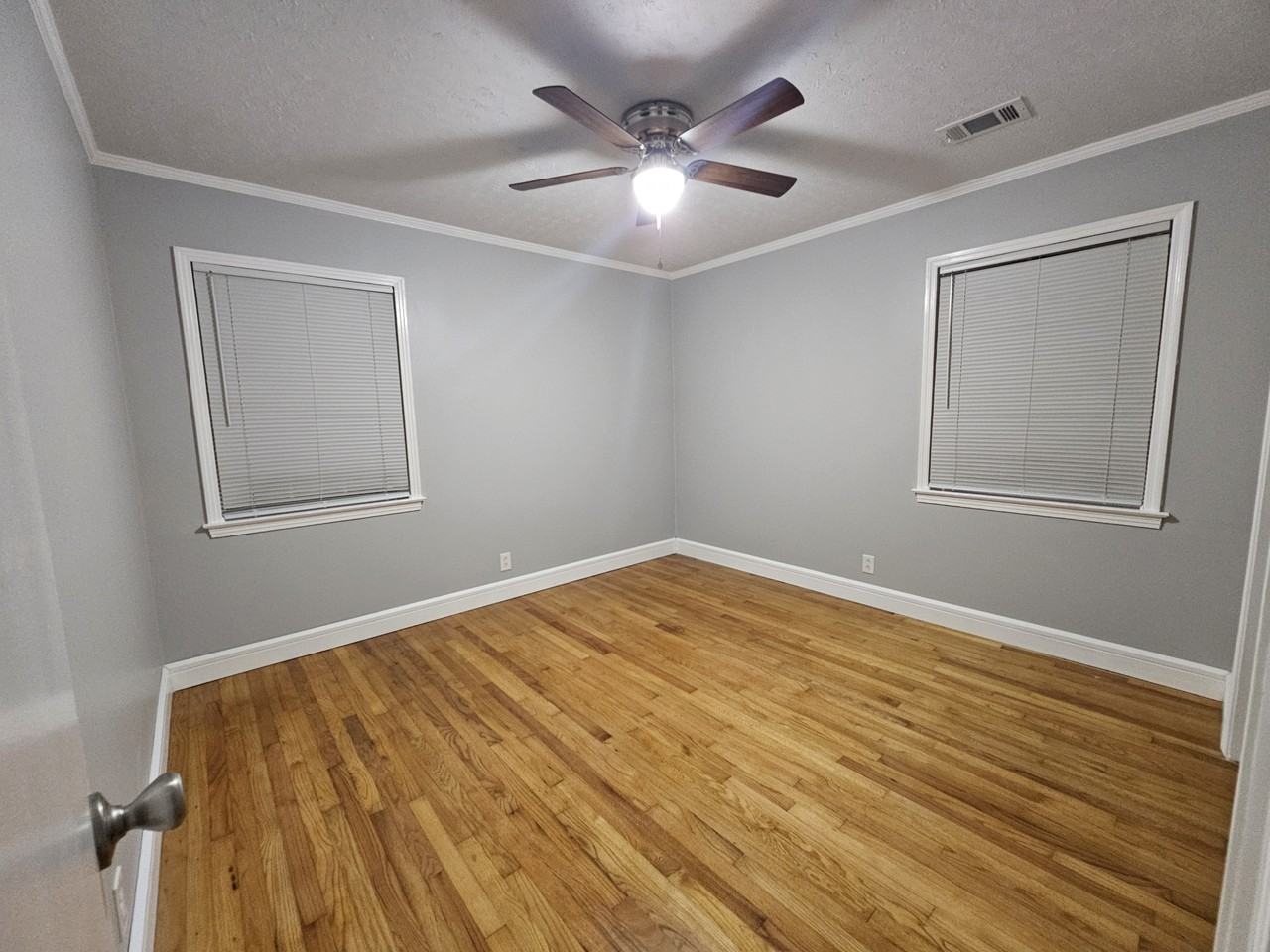 416 Rebecca Ave - Photo 4 of 9
