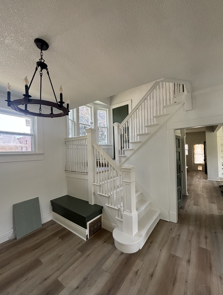 1033 4th Ave - Photo 2 of 11