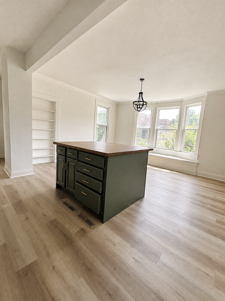 1033 4th Ave - Photo 7 of 11