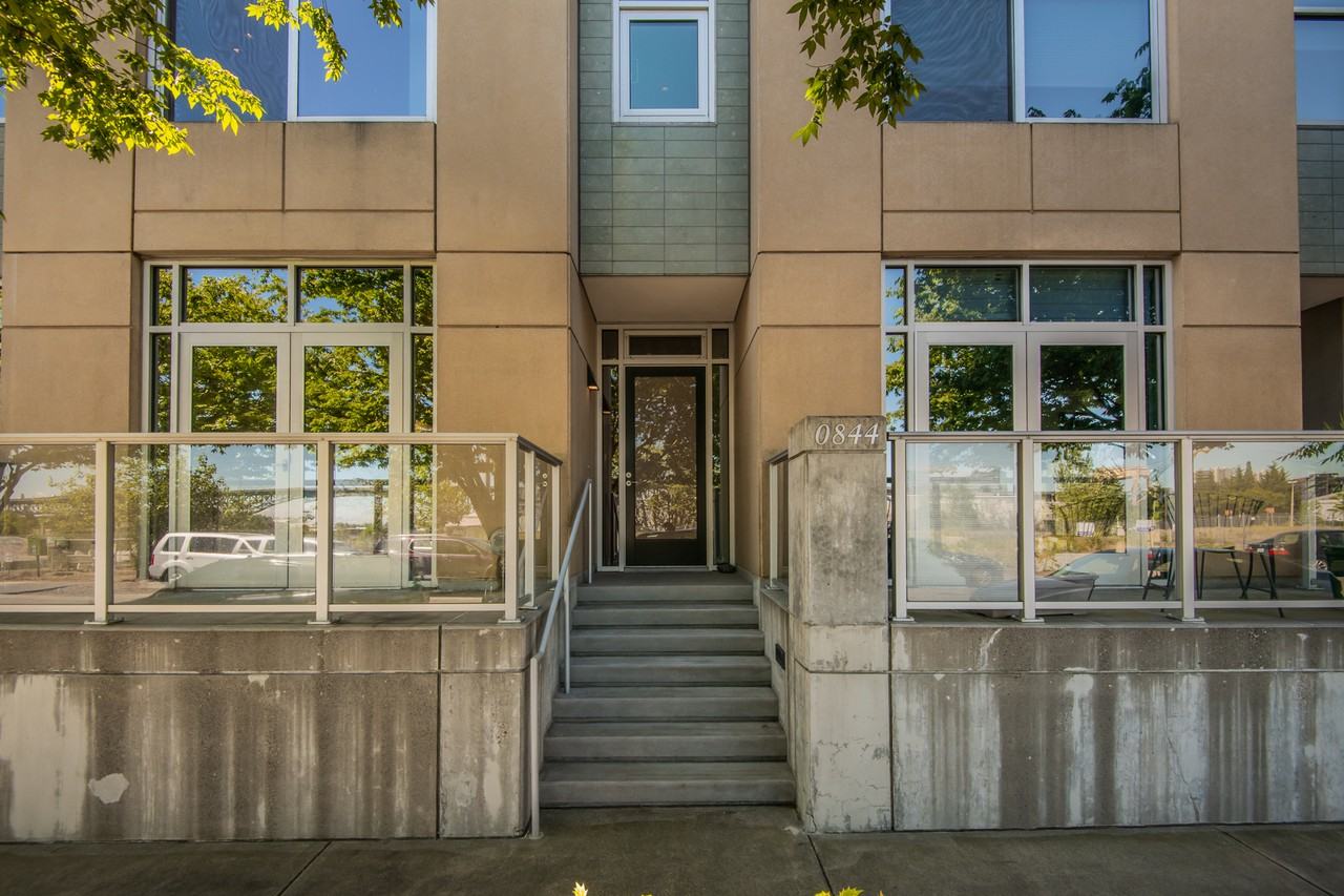 844 S Curry St - Photo 2 of 25