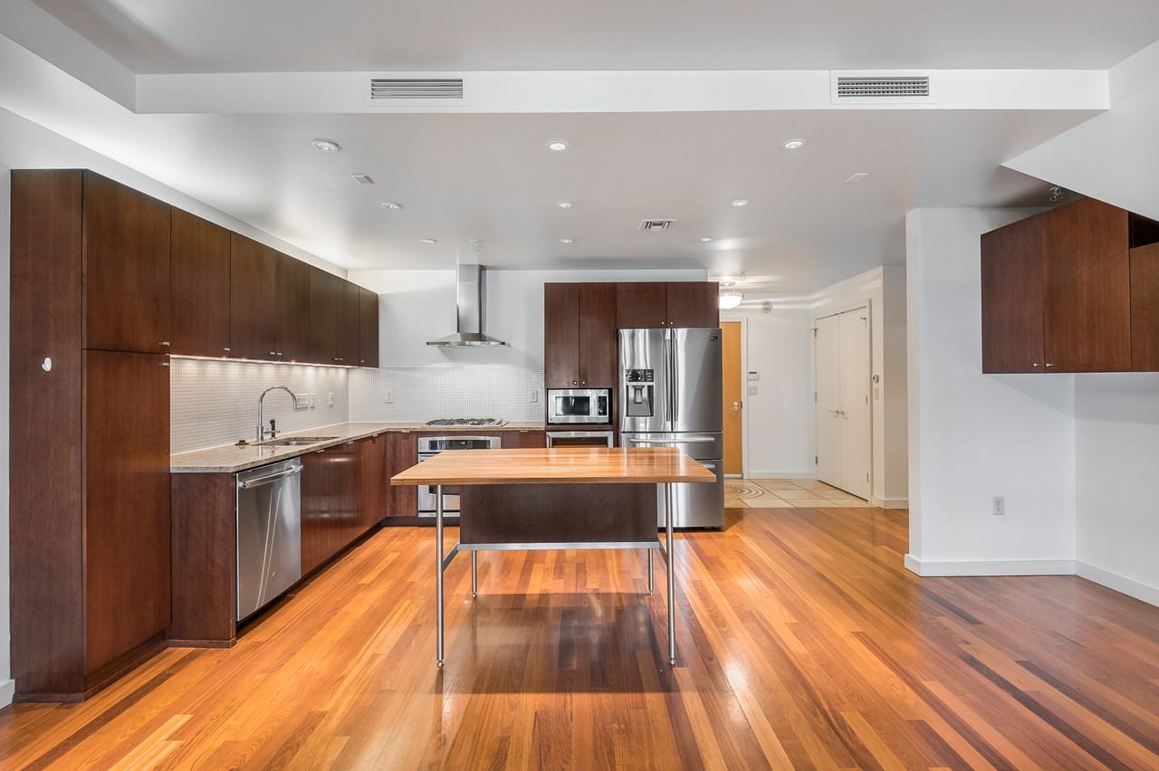844 S Curry St - Photo 5 of 25