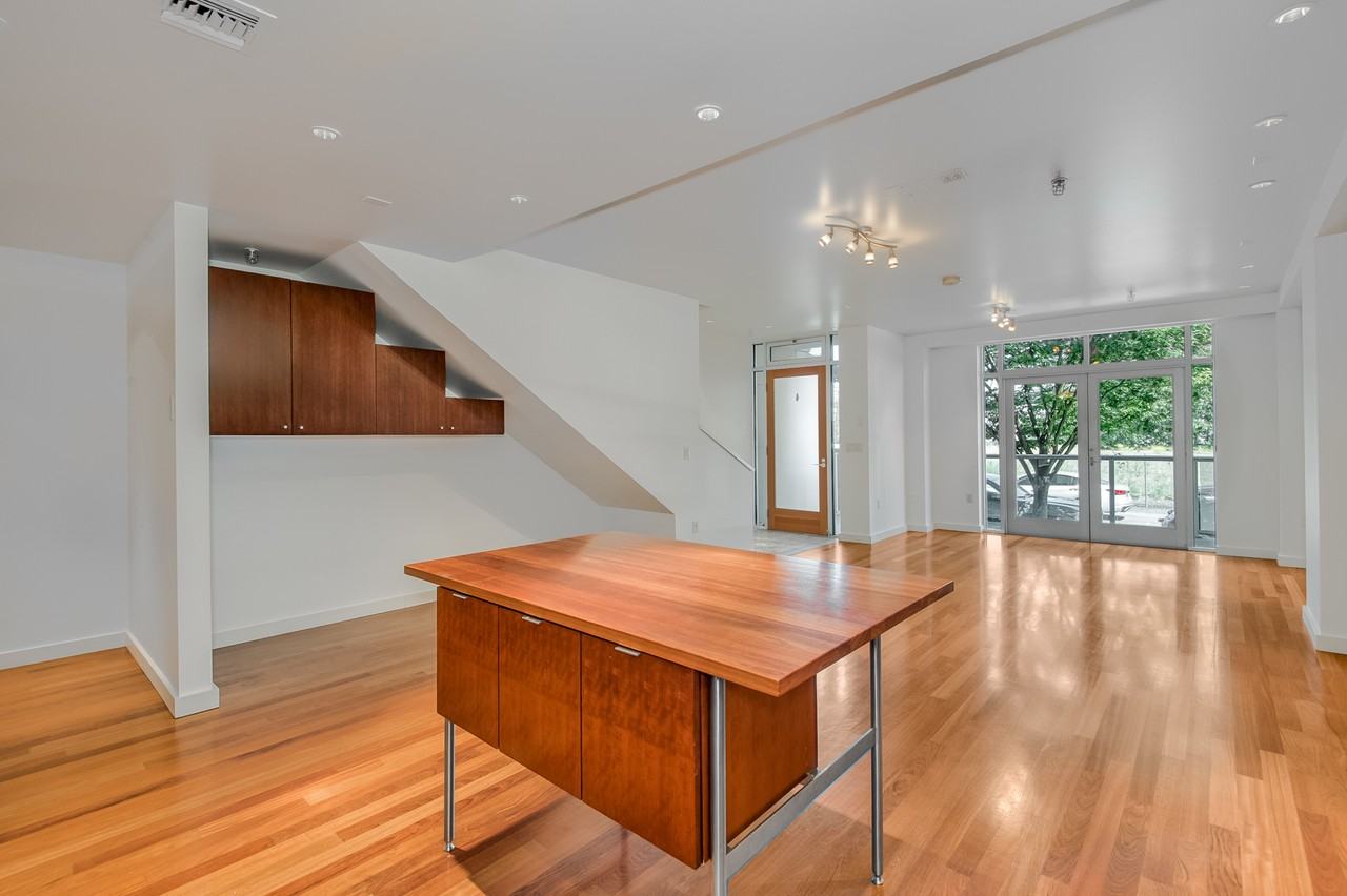 844 S Curry St - Photo 7 of 25