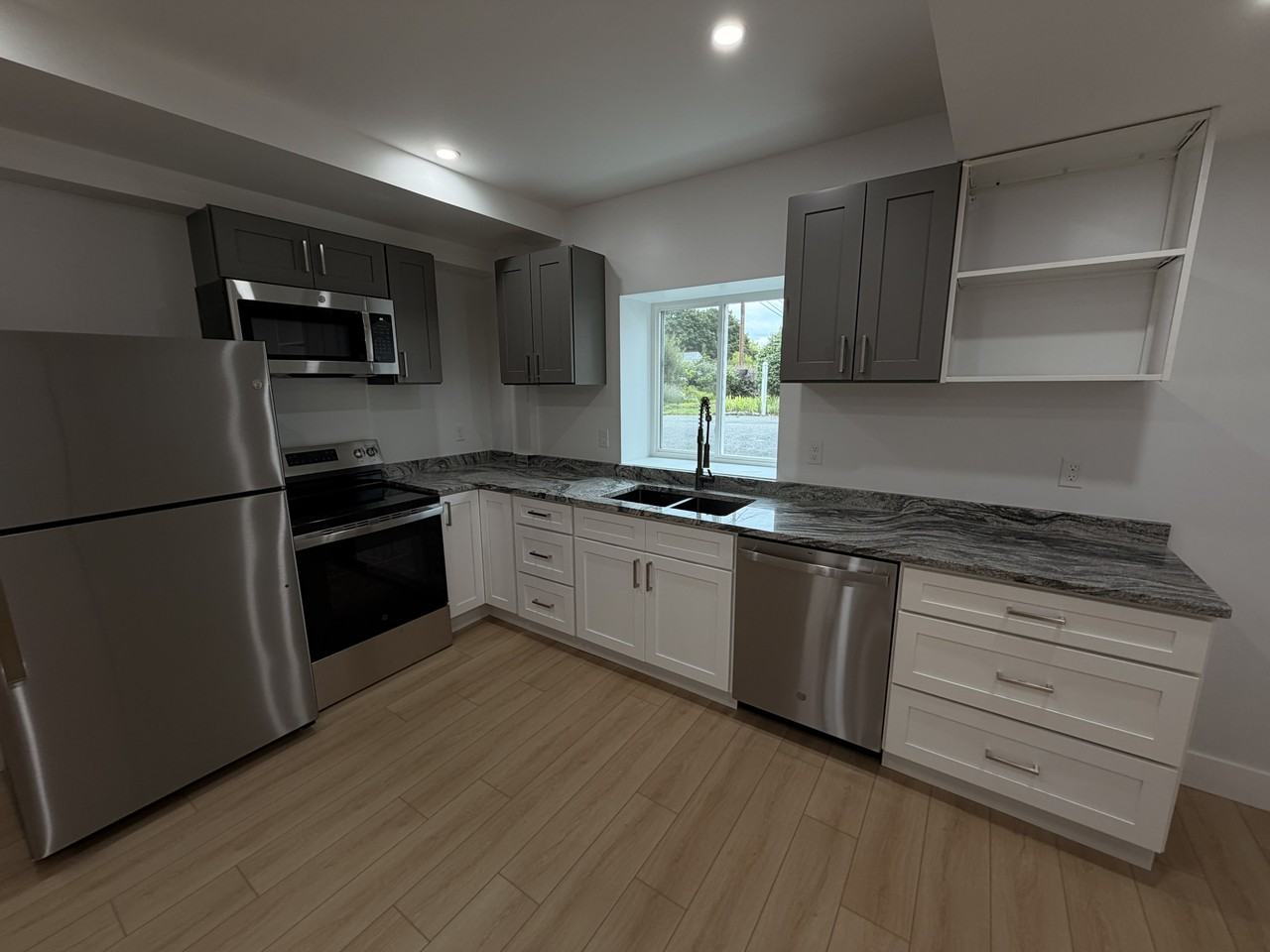 97 Roffee St #99B - Photo 4 of 7