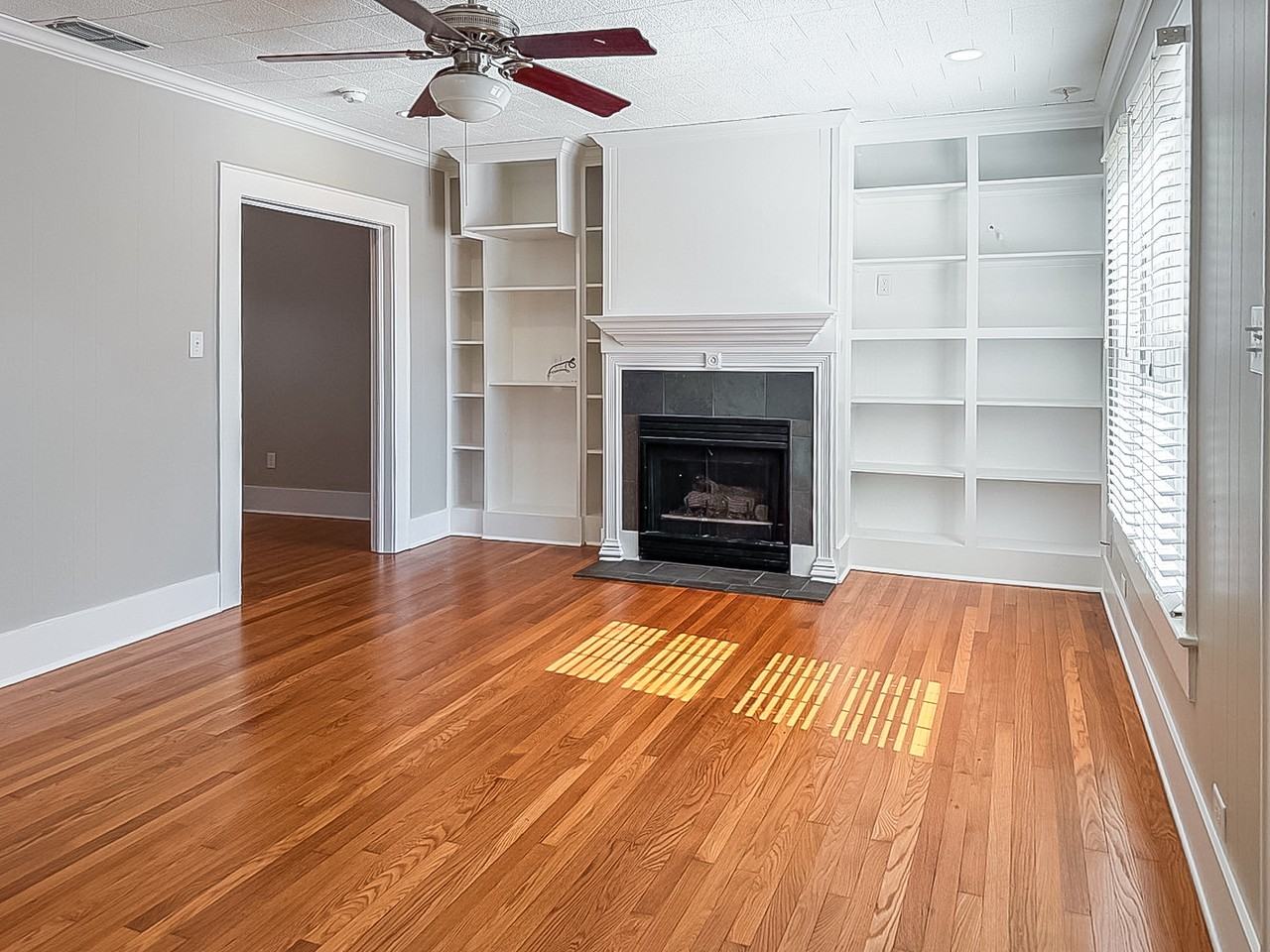 821 S College Ave - Photo 4 of 14
