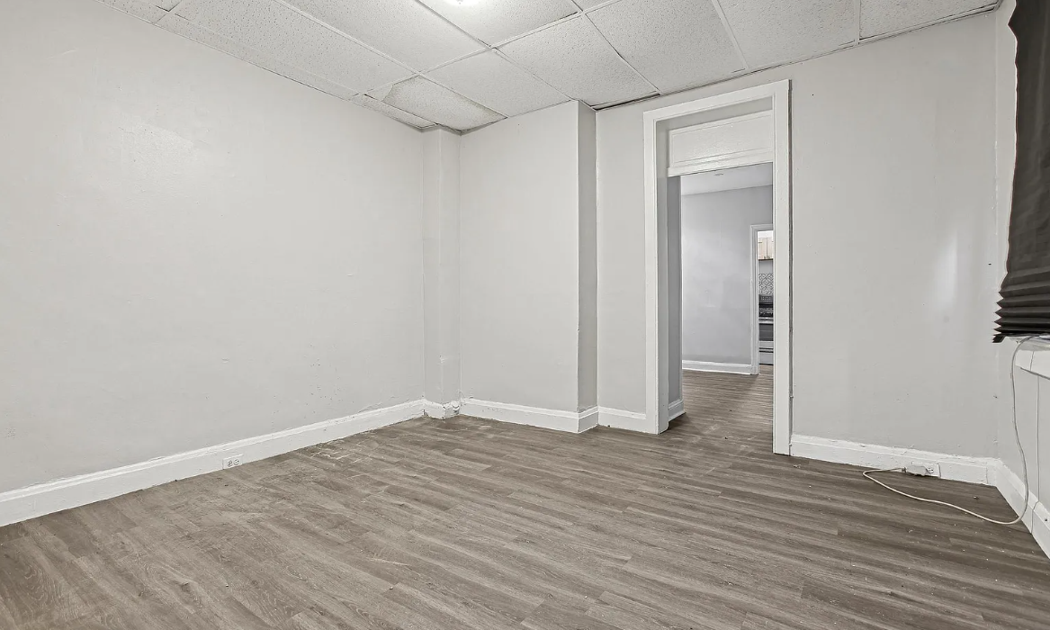 3 255X W Lombard St, #3 - Photo 4 of 6