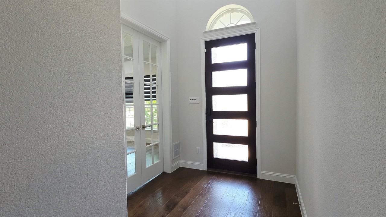 10870 Grayhead Dr - Photo 2 of 36