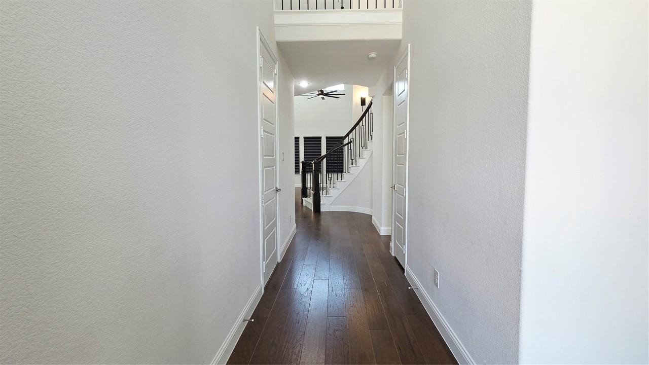 10870 Grayhead Dr - Photo 3 of 36