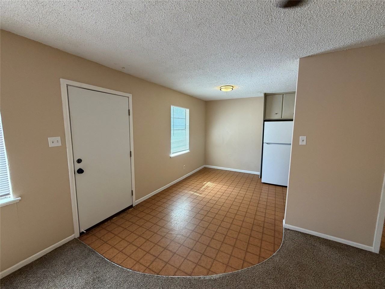 1361 W Mcneill St - Photo 2 of 10
