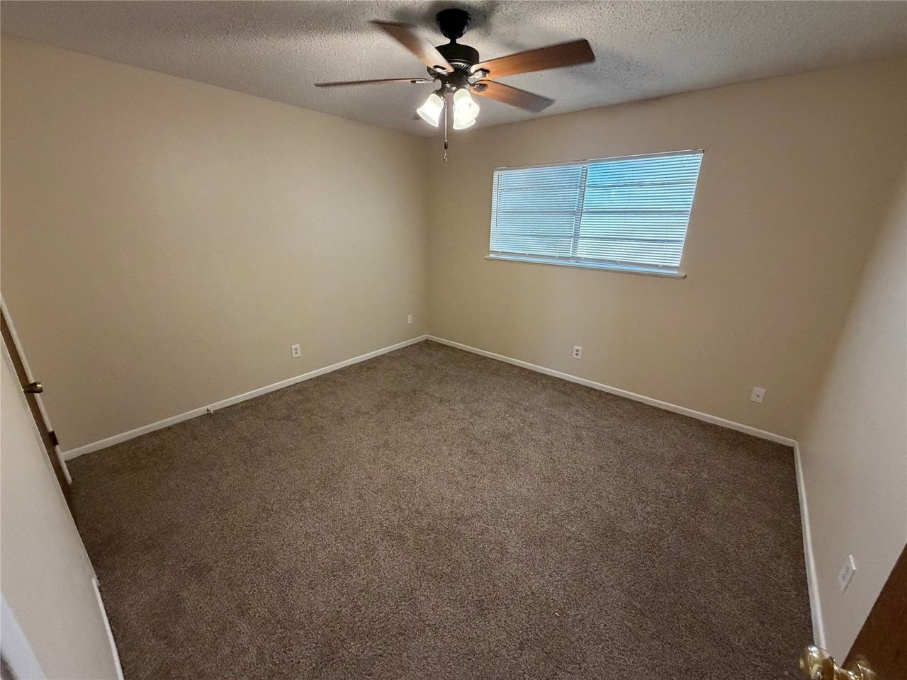 1361 W Mcneill St - Photo 7 of 10