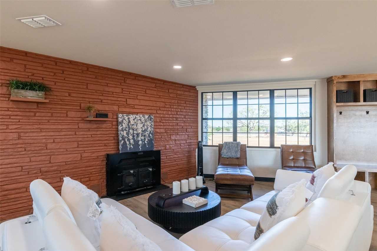5400 Ridgeline Dr - Photo 4 of 40