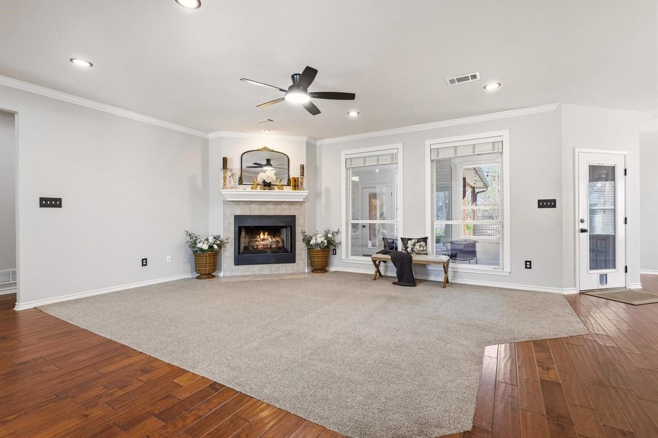 2306 Chandler Ct - Photo 2 of 37