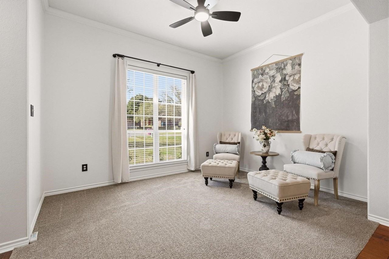 2306 Chandler Ct - Photo 4 of 37