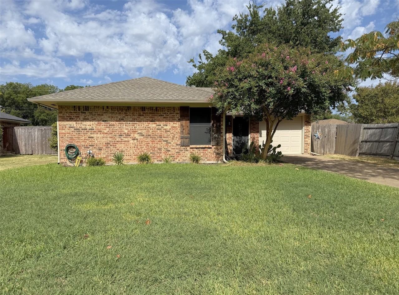 101 Kathryn Dr - Photo 2 of 23