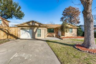 1606 W Shore Dr - Photo 1 of 1