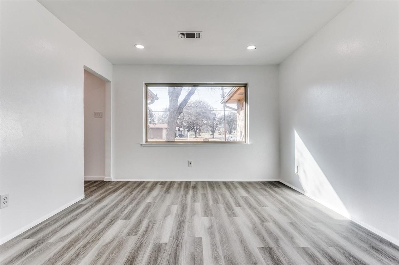 1606 W Shore Dr - Photo 3 of 25