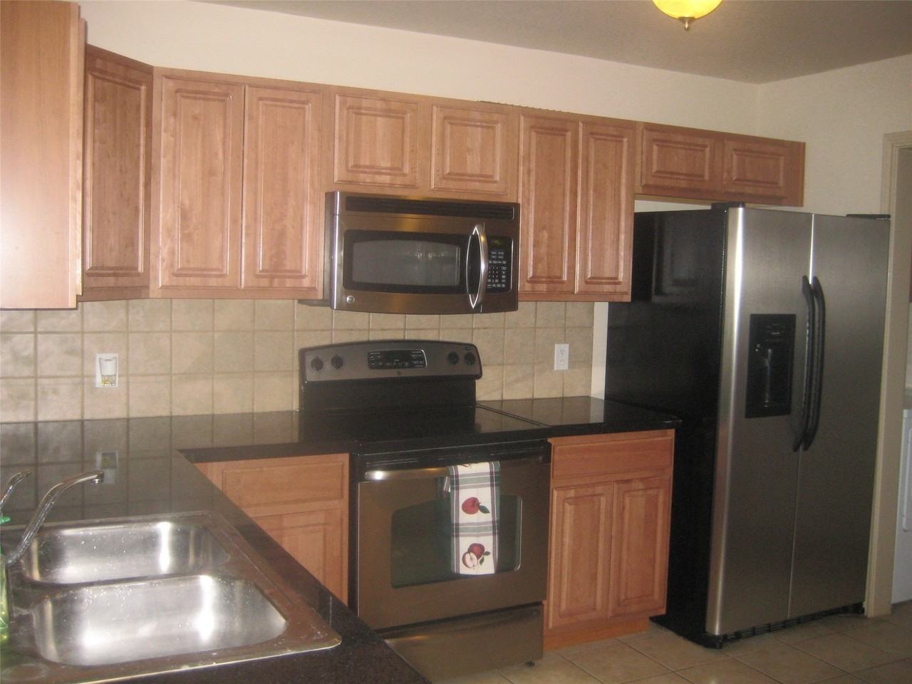 12660 Bay Ave - Photo 3 of 23