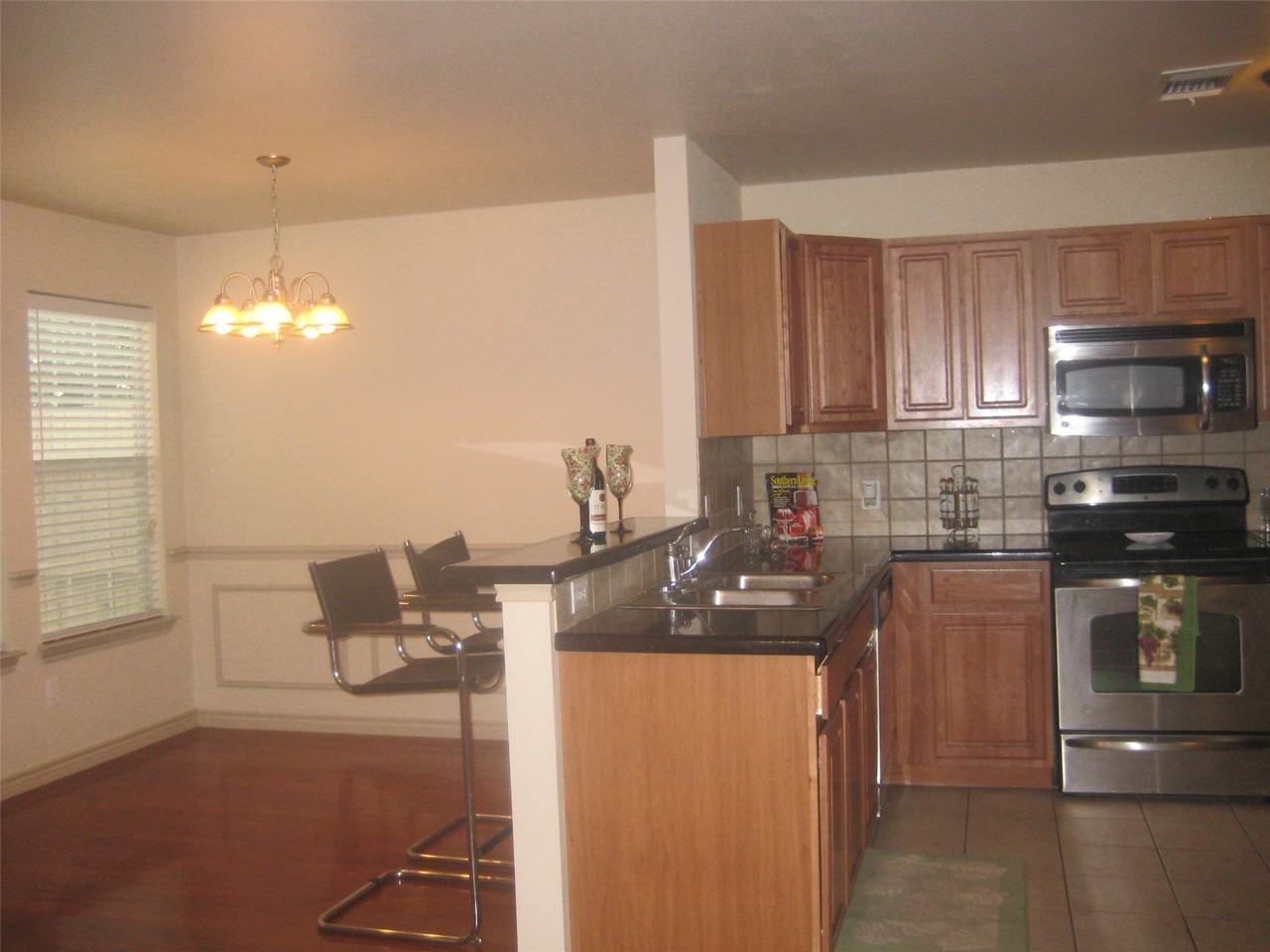 12660 Bay Ave - Photo 5 of 23