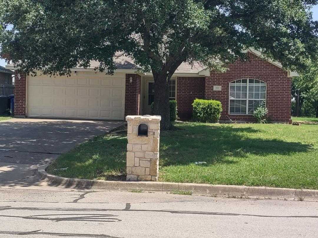 500 Fort Worth St - Photo 2 of 15