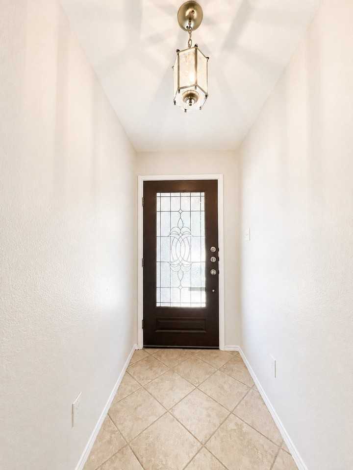 2833 Houston Wood Dr - Photo 2 of 27