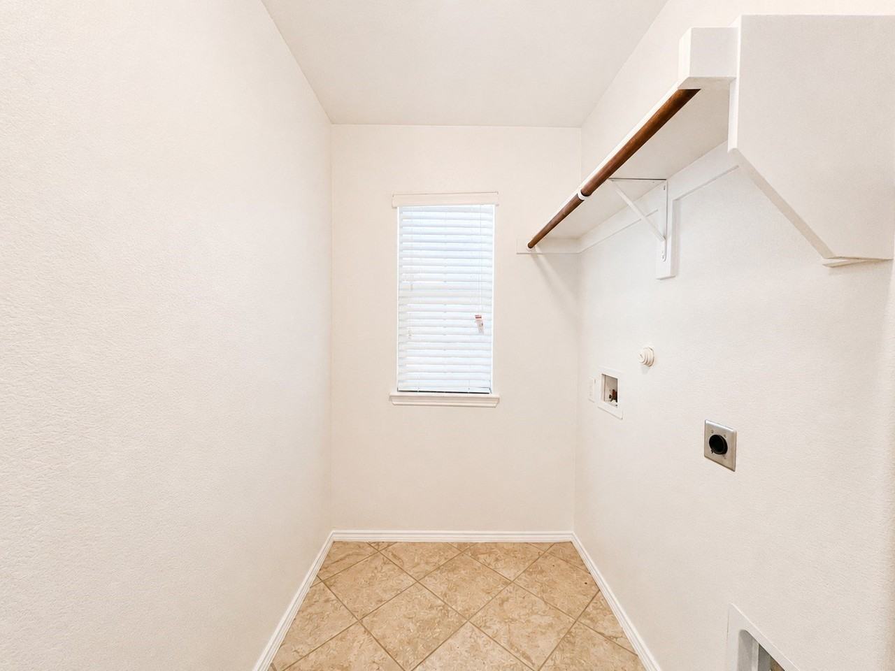 2833 Houston Wood Dr - Photo 5 of 27