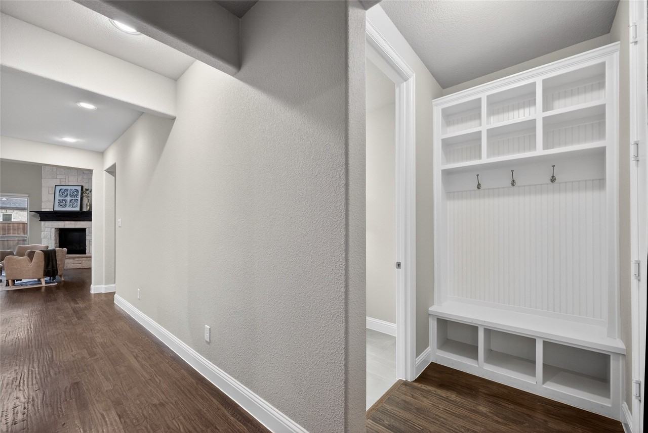 5404 Gypsum Dr - Photo 7 of 40