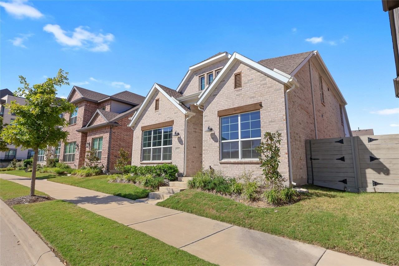 3313 The Commons Pkwy - Photo 2 of 23